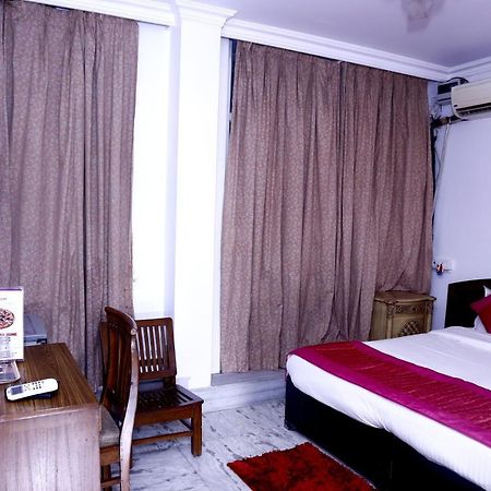 พัตรา ฮอลิเดย์ โฮม Villa เดลี ภายนอก รูปภาพ